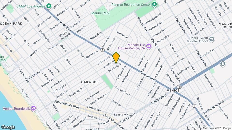 915 Broadway St Map and Location Details