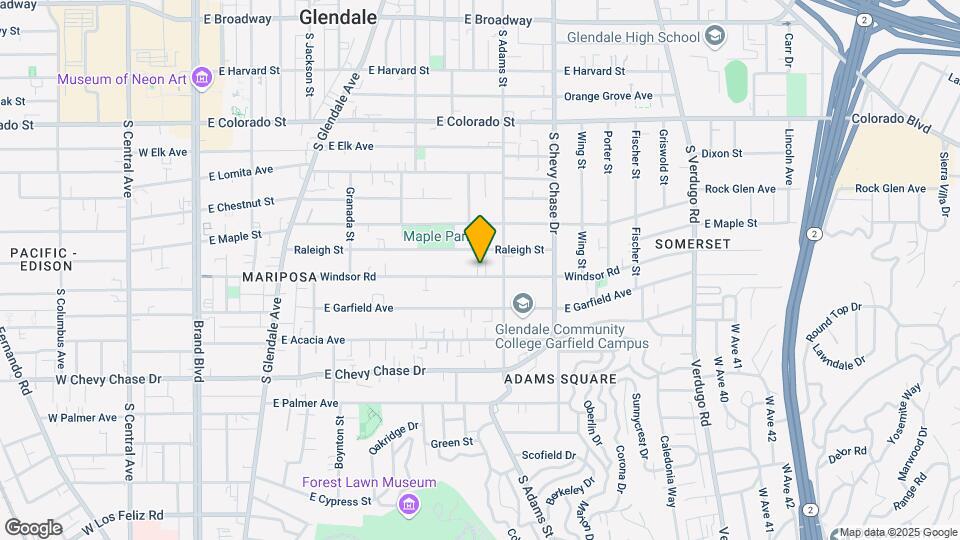 1005 E Windsor Rd Mapa y Detalles de la Ubicación