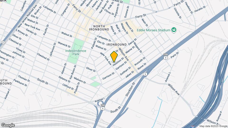 72 Houston St Mapa y Detalles de la Ubicación