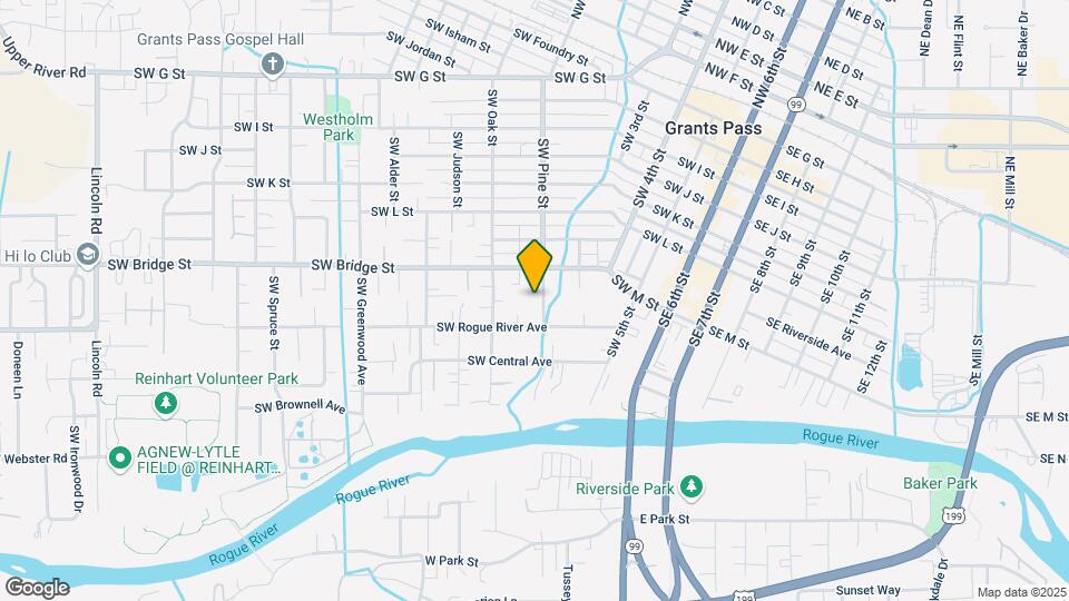924 SW Pine St Map and Location Details