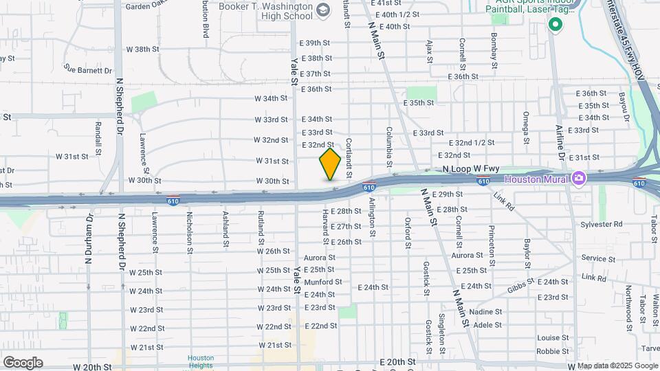 204 E 30th St Map and Location Details