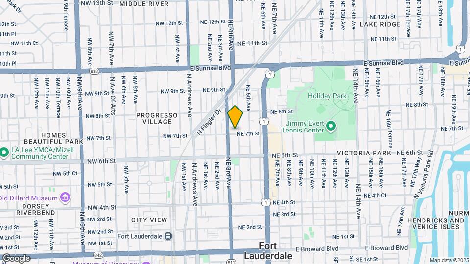 317 NE 7th St Map and Location Details