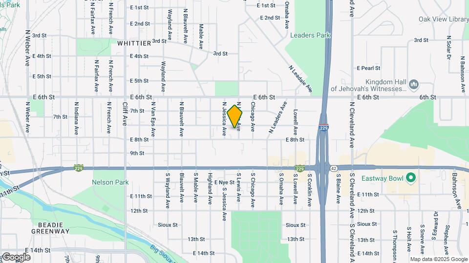 203 N Lewis Ave Map and Location Details