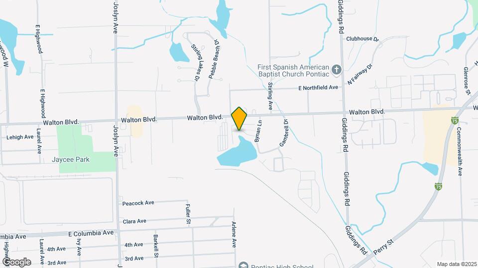 Walton Pond Condos Mapa y Detalles de la Ubicación