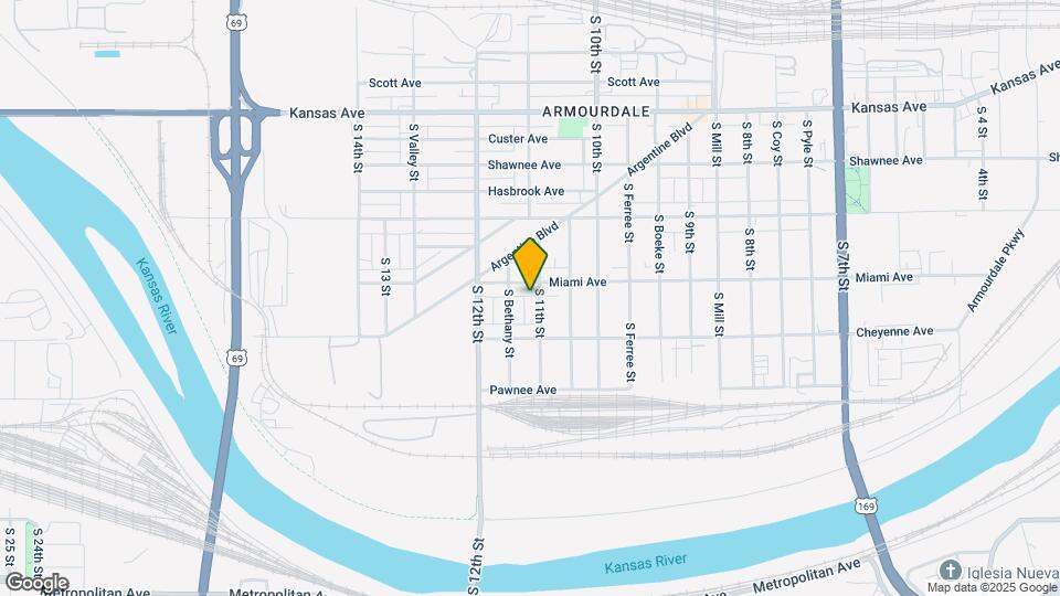 910 S 11th St Map and Location Details