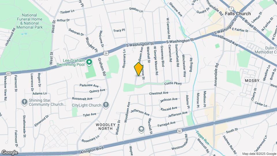 2843 Woodlawn Ave Map and Location Details