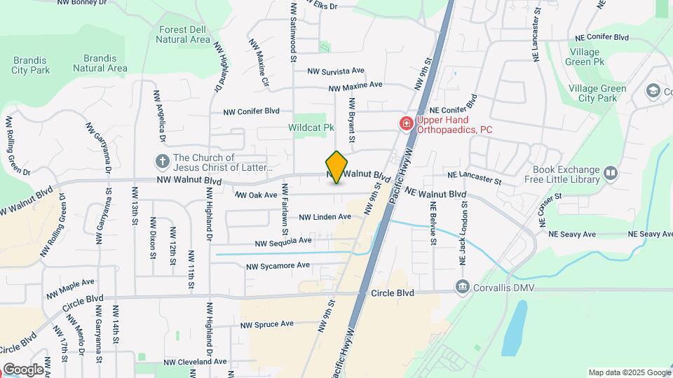595 NW Oak Ave Map and Location Details