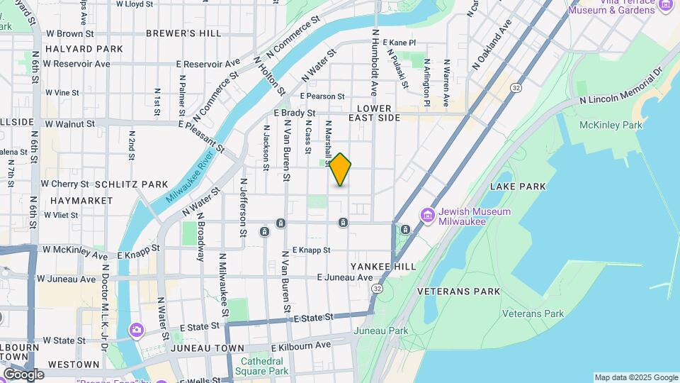 916 E Lyon St Map and Location Details