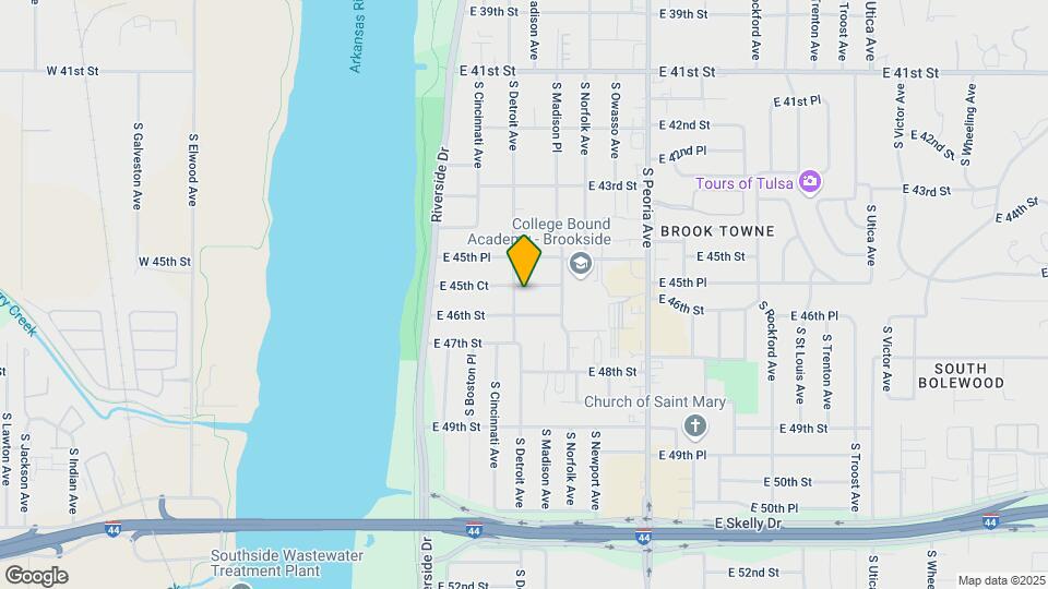 308 E 45th Ct Map and Location Details