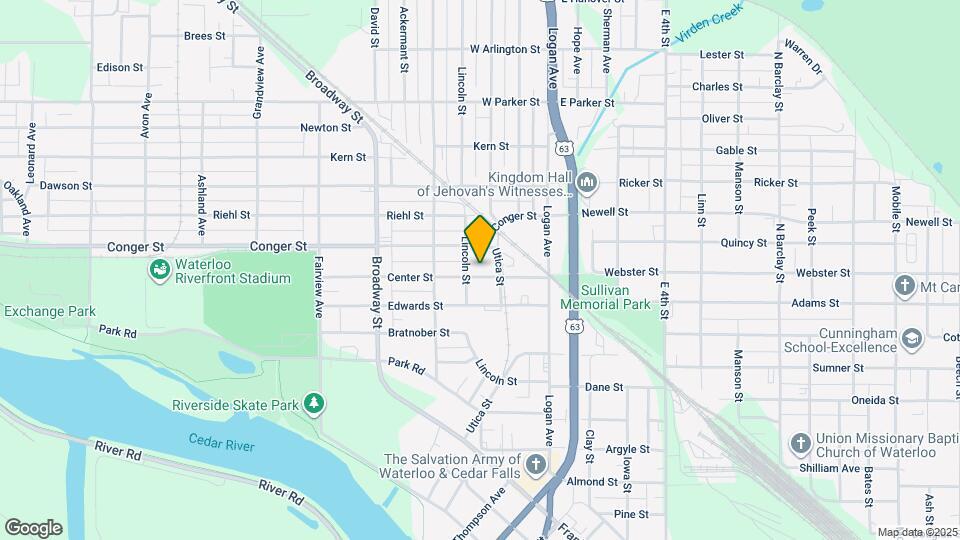 220 Center St Map and Location Details