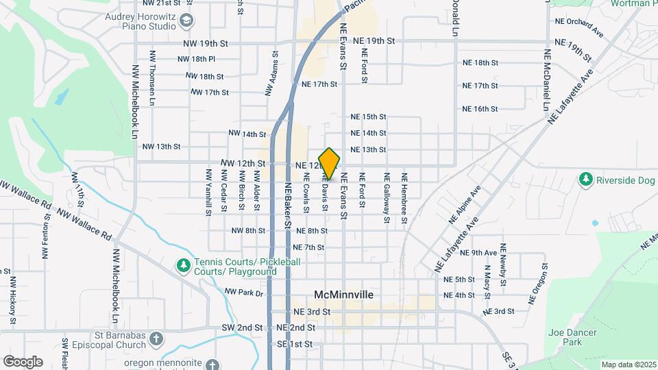 1034 NE Davis St Map and Location Details