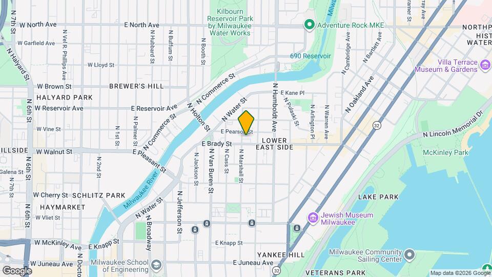 902 E Brady St Map and Location Details
