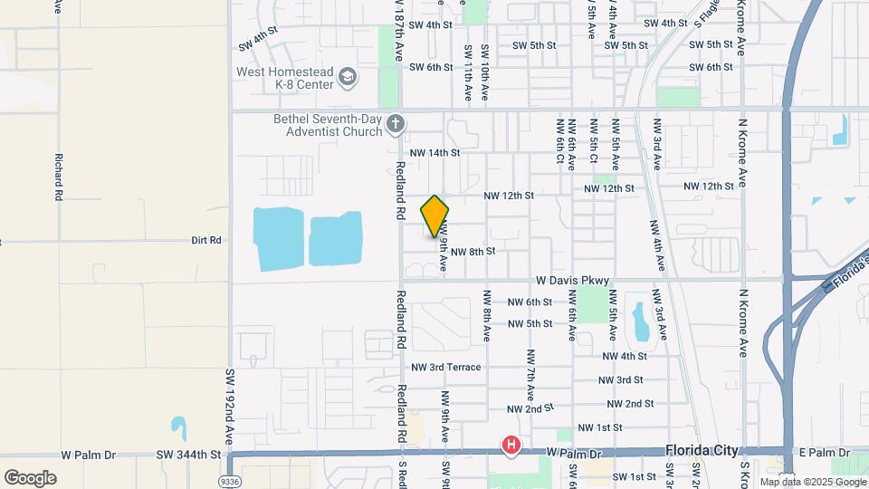 916 NW 8th St Map and Location Details