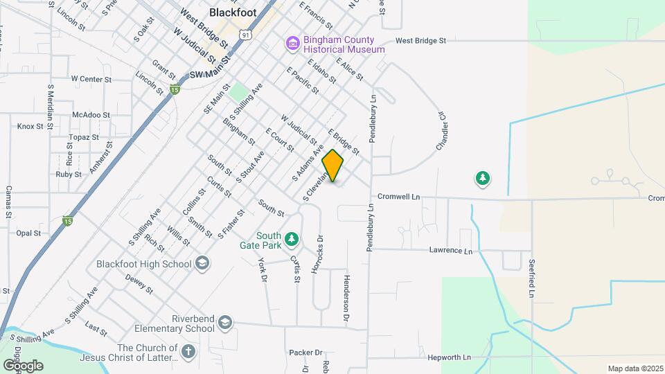 676 E Court St, Unit 204 Map and Location Details