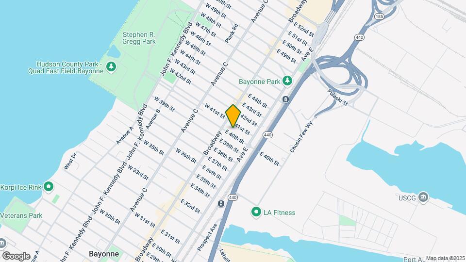 17 E 40th St Map and Location Details