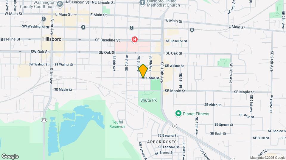828 SE Cedar St Map and Location Details