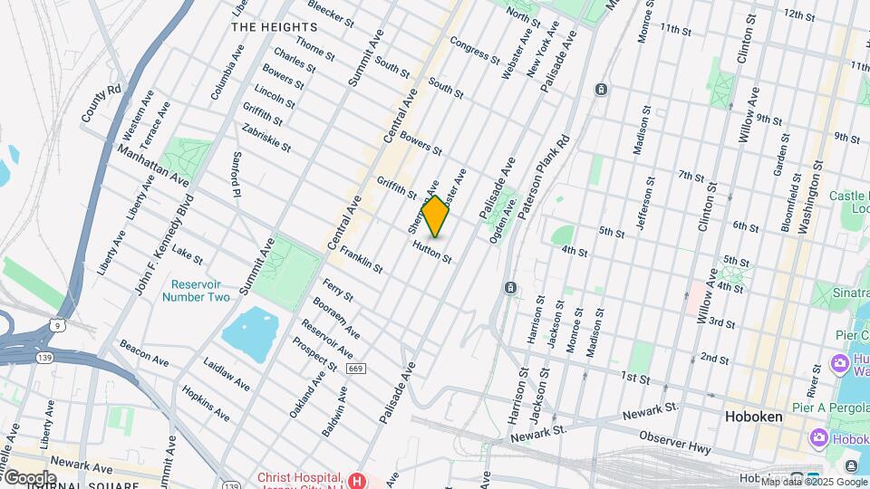 142 Webster Ave Mapa y Detalles de la Ubicación