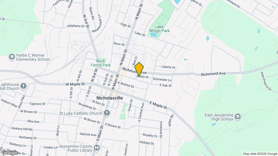 227 E Oak St Map and Location Details