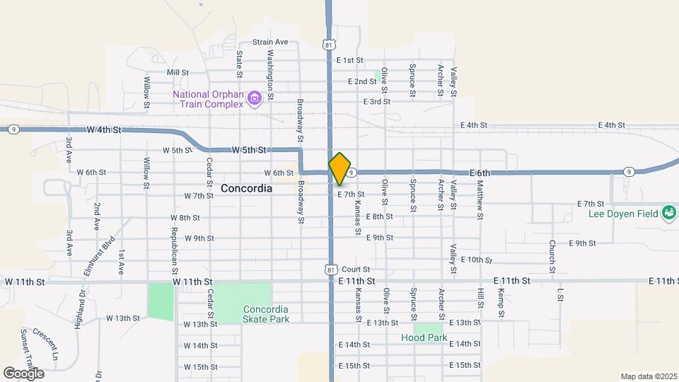 211 E 7th St Map and Location Details