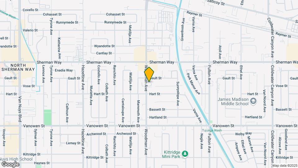 7040 Woodman Ave Mapa y Detalles de la Ubicación