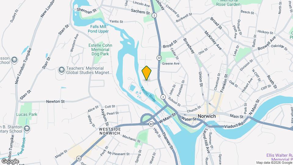 40 Maple Grove Ave Map and Location Details