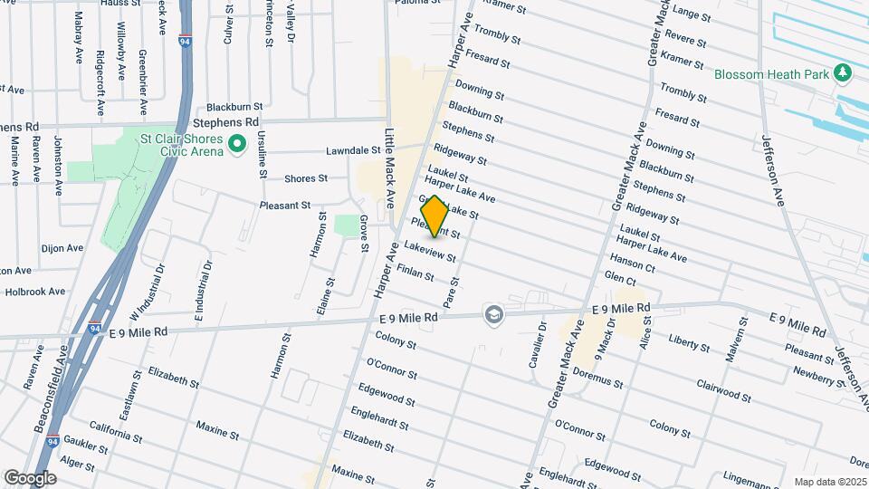 21615 Lakeview St Map and Location Details