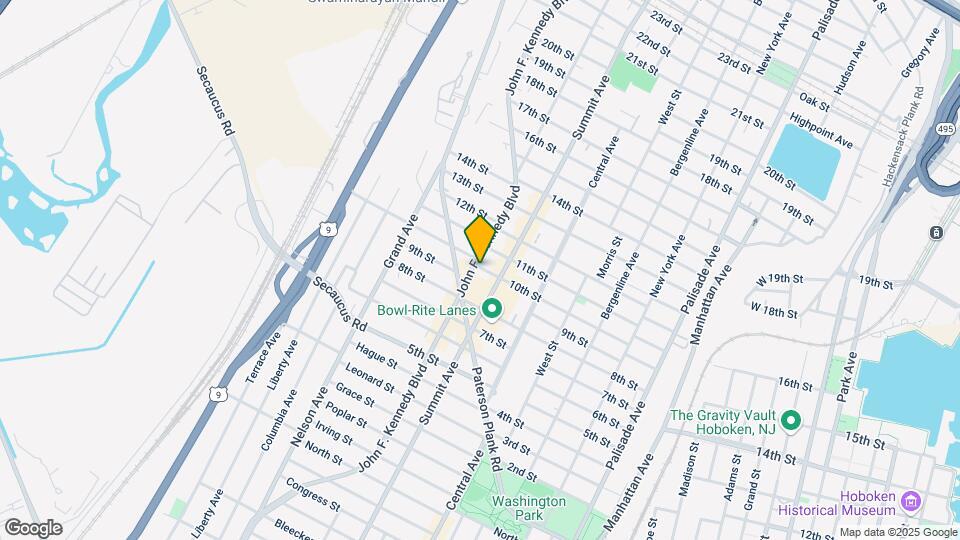 817 10th St Map and Location Details