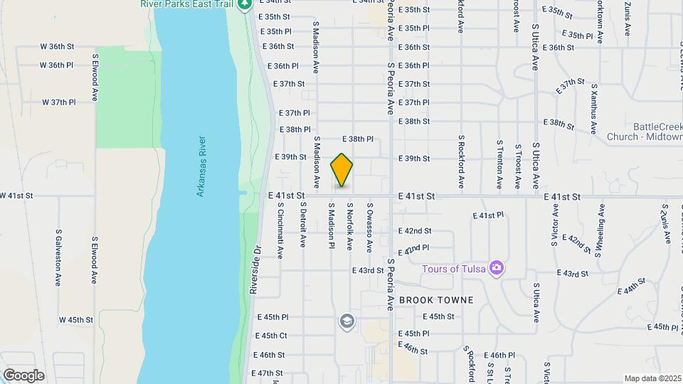 1023 E 41st St Map and Location Details