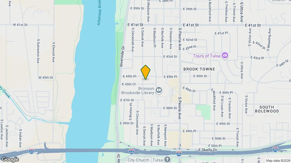 307 E 45th Ct Map and Location Details