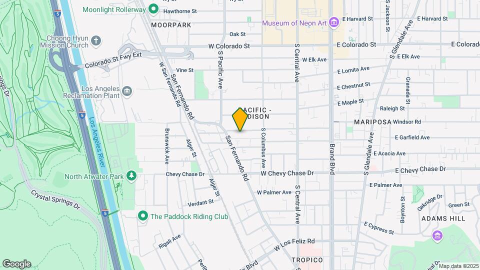 448 W Windsor Rd. Mapa y Detalles de la Ubicación