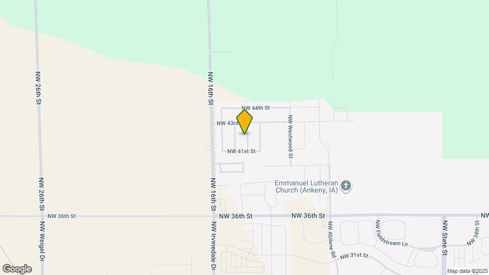 4204 NW Cedarwood Dr Map and Location Details