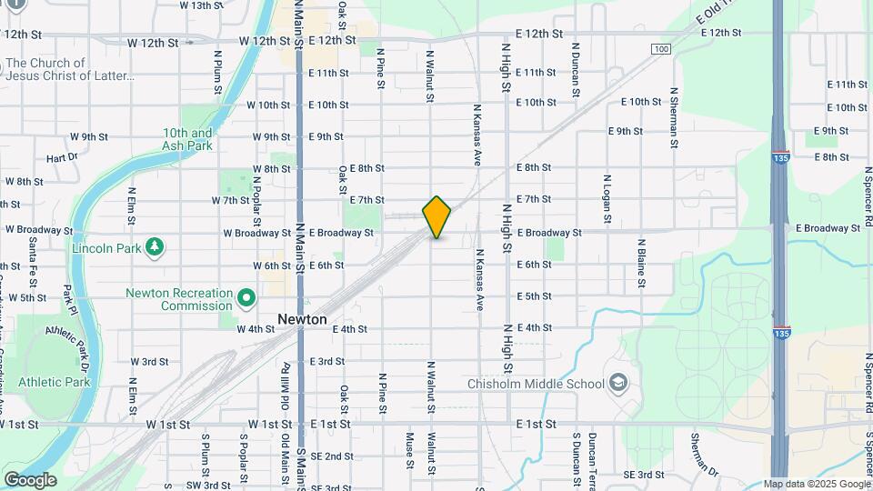 616 N Walnut St Map and Location Details