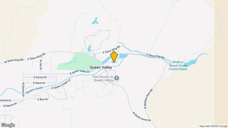562 N Queen Ct Map and Location Details