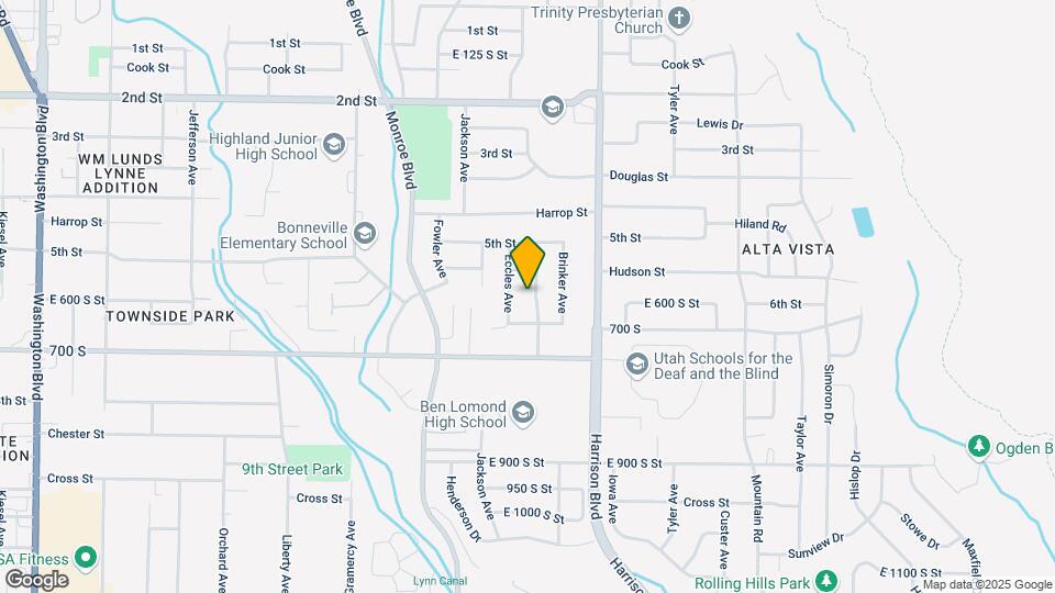 585 Van Buren Ave Map and Location Details