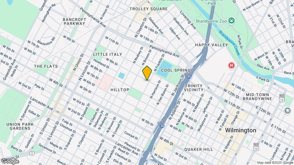 825 N Franklin St Map and Location Details