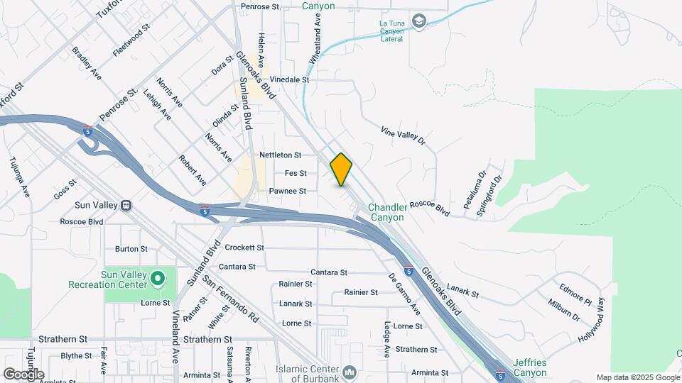 8429 Glenoaks Blvd Map and Location Details