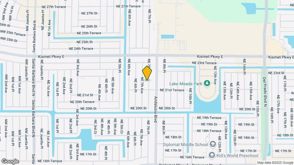 2124 NE 7th Pl Map and Location Details