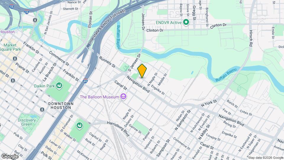 307 N Live Oak St Map and Location Details