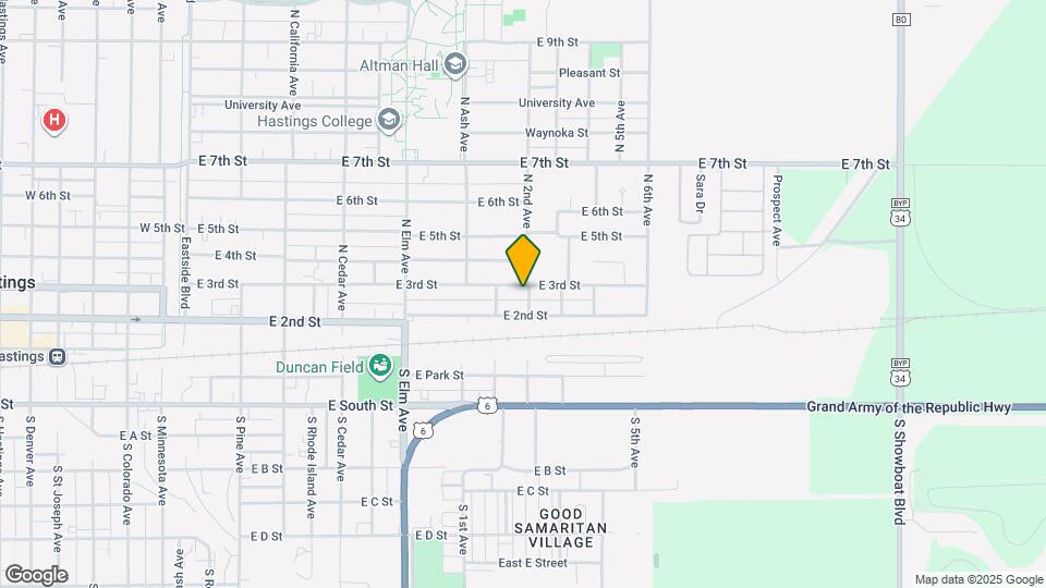 922 E 3rd St Mapa y Detalles de la Ubicación