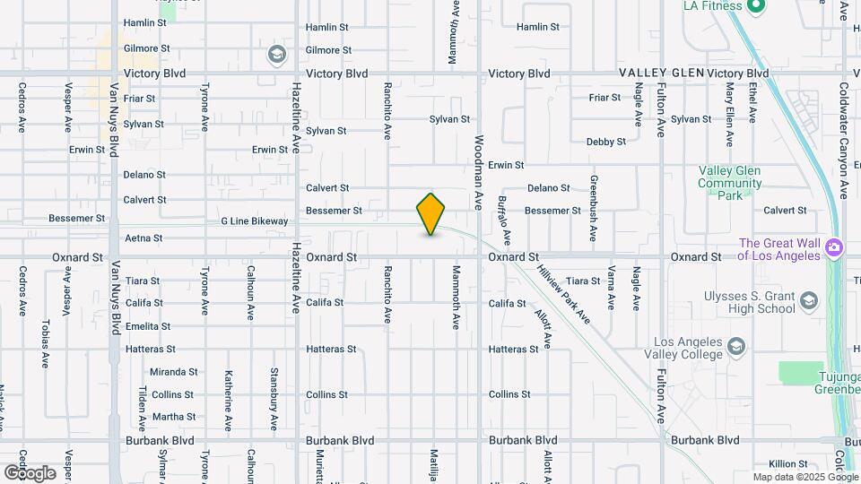 13801 Oxnard St Map and Location Details
