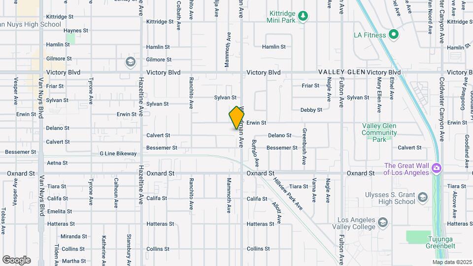6135-6145 Woodman Ave Mapa y Detalles de la Ubicación