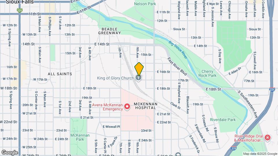 1002 E 17th St Mapa y Detalles de la Ubicación