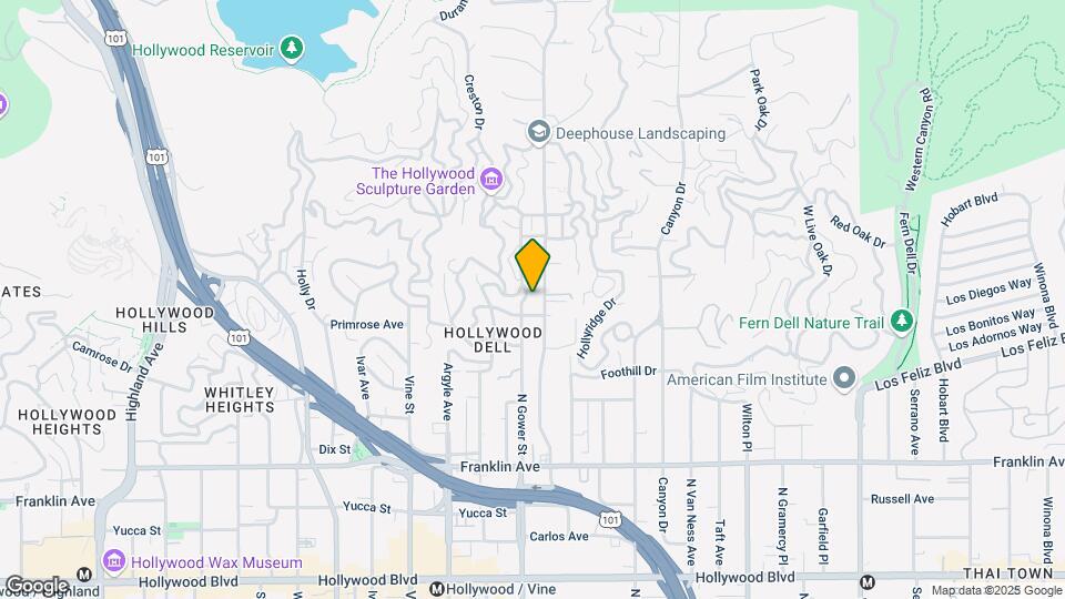 2215 N Beachwood Dr Map and Location Details