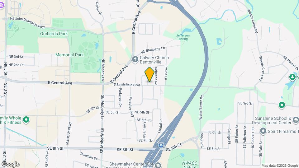 100 NE Larkspur Ln Map and Location Details