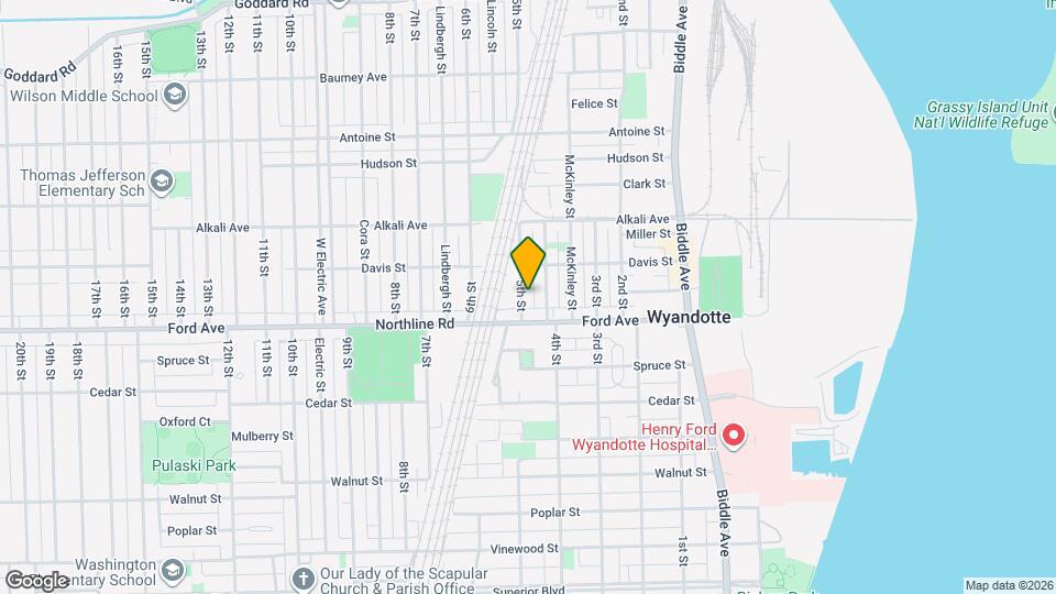 1861 5th St Map and Location Details