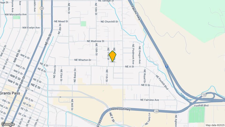 716 NE 12th St Map and Location Details