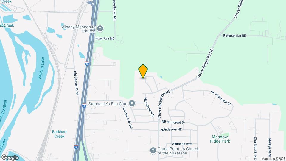 926 NE Oakmont Loop Map and Location Details
