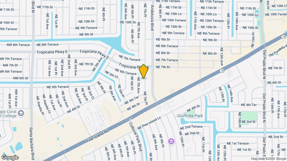 526 NE 7th Pl Map and Location Details