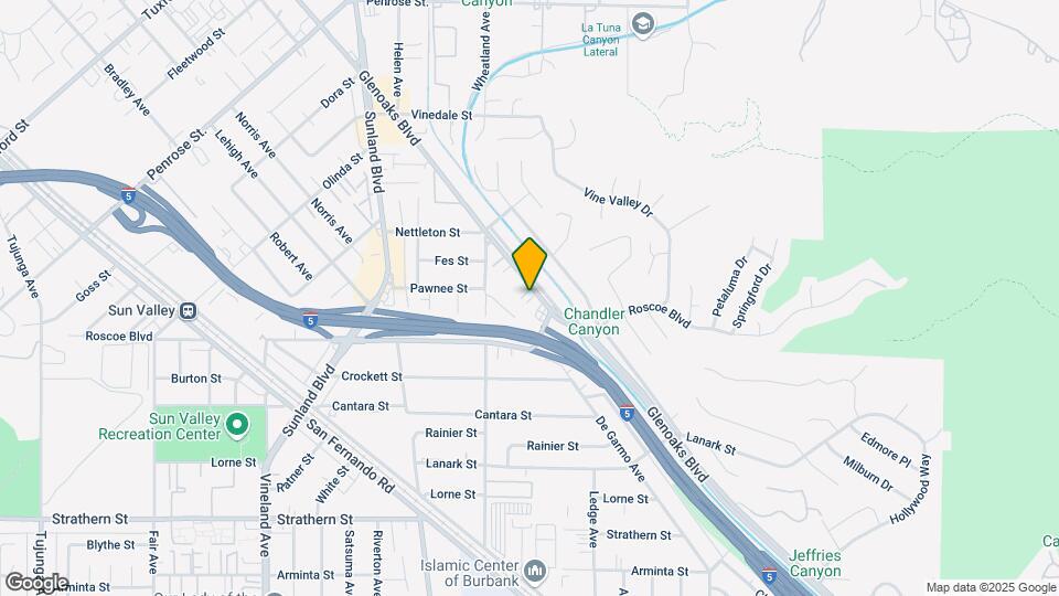 8415 Glenoaks Blvd Map and Location Details