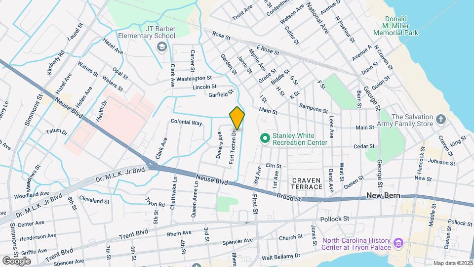 910 Fort Totten Dr Map and Location Details